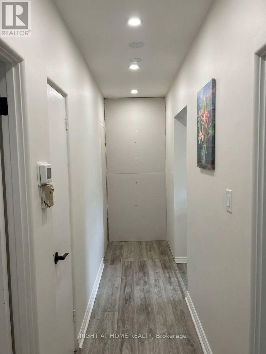 58 Deanvar Avenue, Toronto, ON