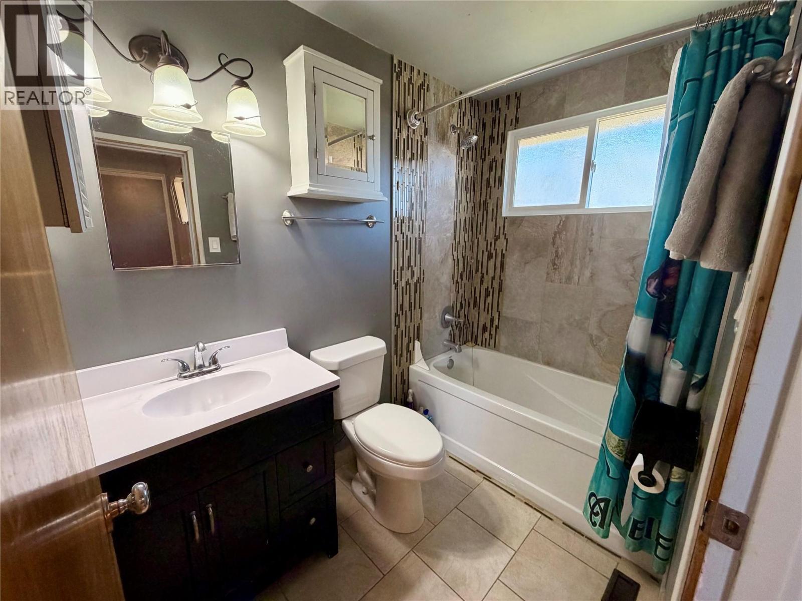 1916 93 Avenue, Dawson Creek, BC