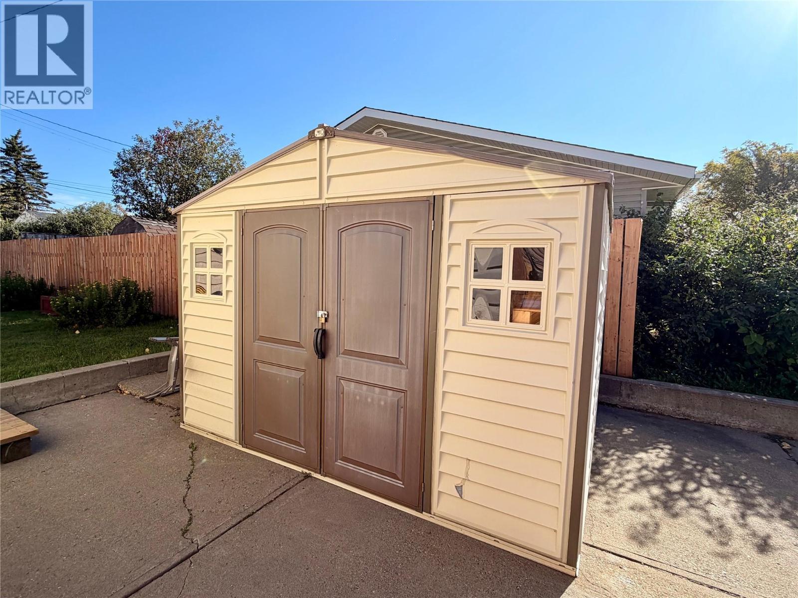 1916 93 Avenue, Dawson Creek, BC