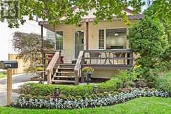 5 ACORN AVENUE Toronto, ON M9B 3P7