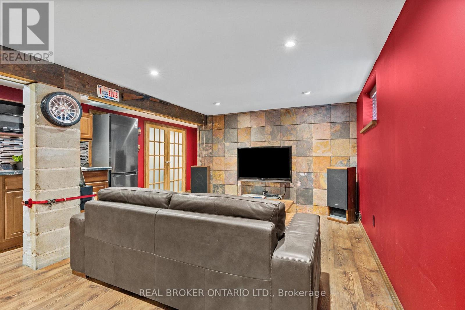 5 Acorn Avenue, Toronto, ON