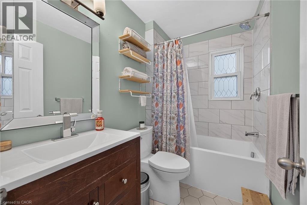 82 Division Street, Brantford, ON