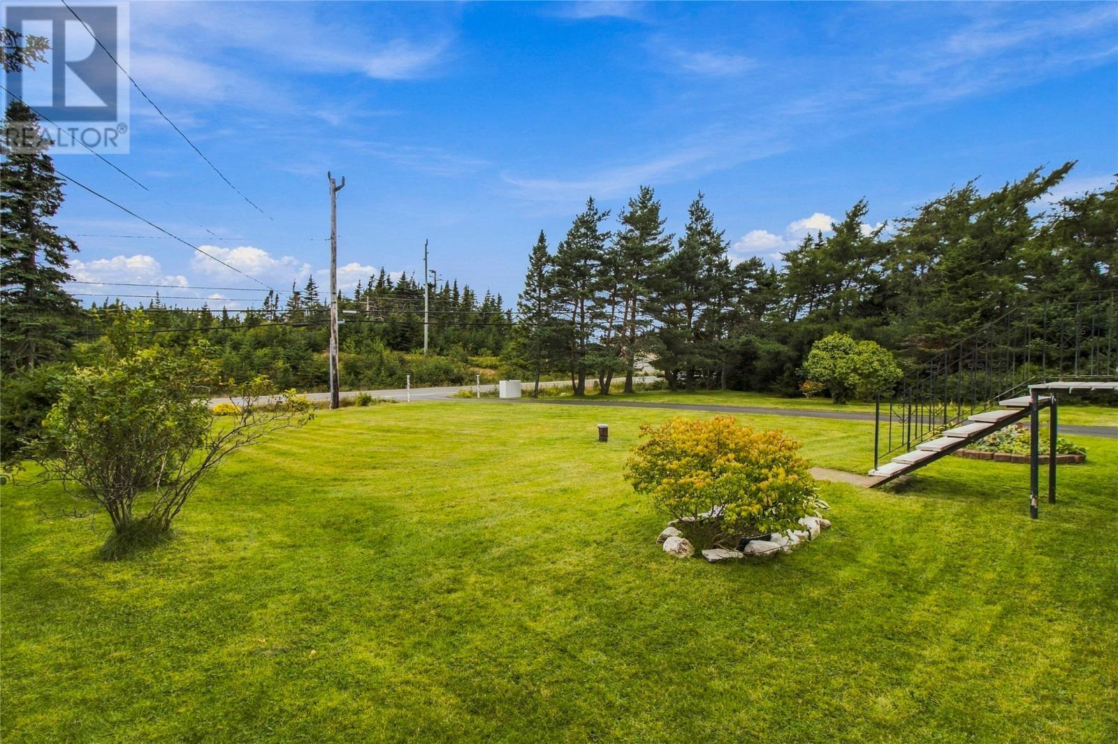 Grounds are beautiful! - 127 Main Road, Mobile, NL