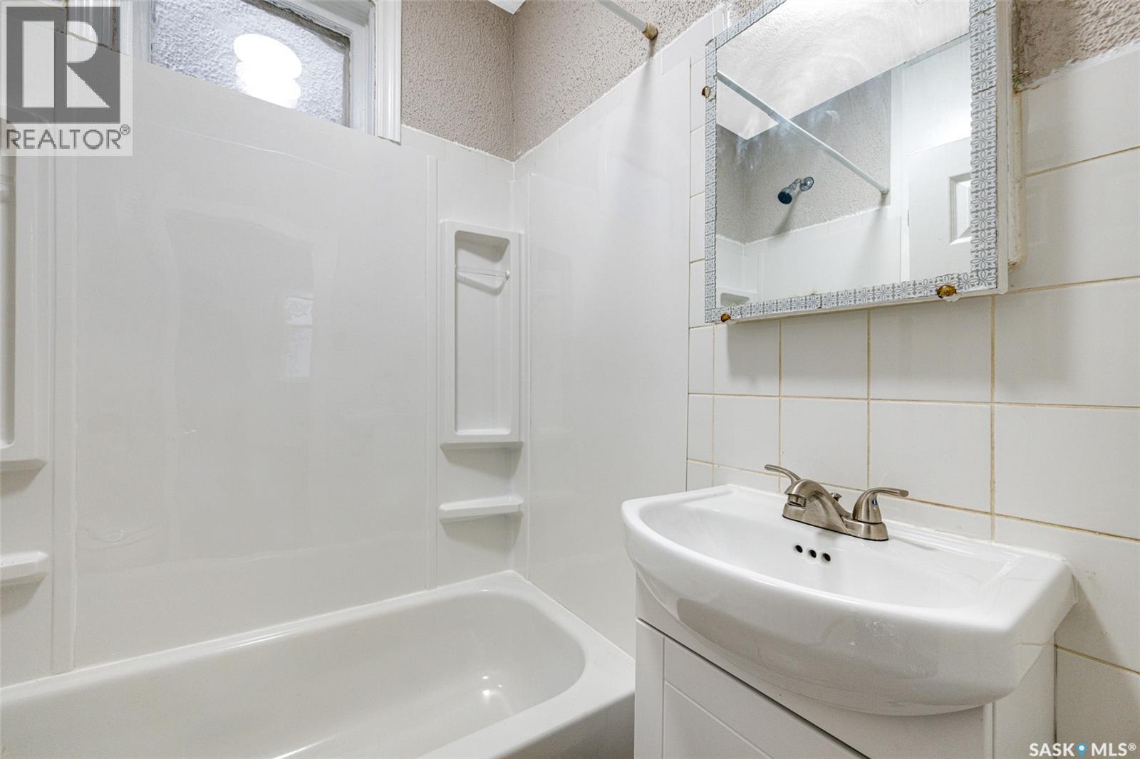 321 E Avenue S, Saskatoon, SK