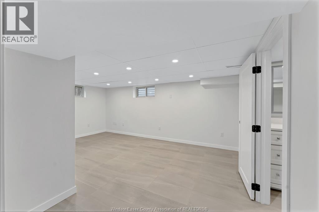 825 Morton Drive, Lasalle, ON