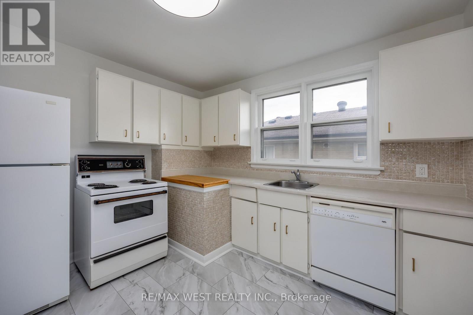 1331 Sharbot Street, Oshawa, ON