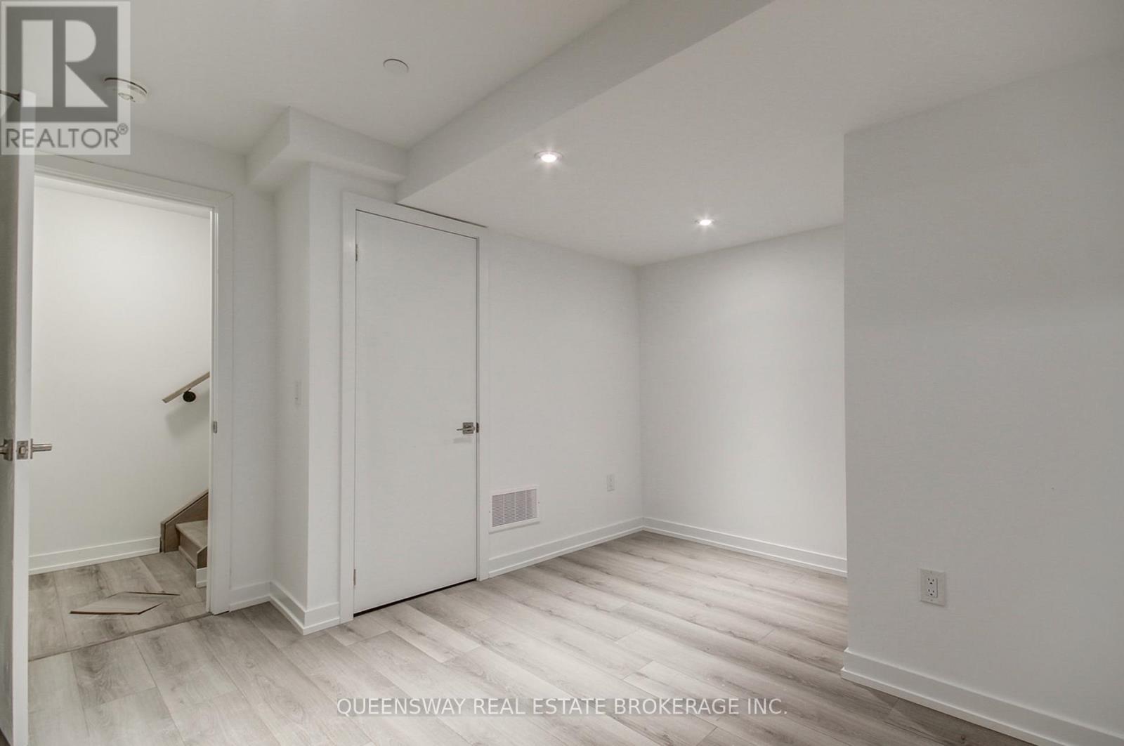 3079 Pharmacy Avenue, Toronto, ON