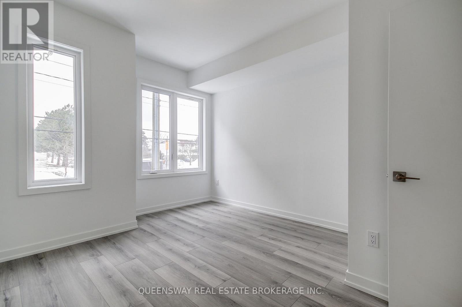 3079 Pharmacy Avenue, Toronto, ON