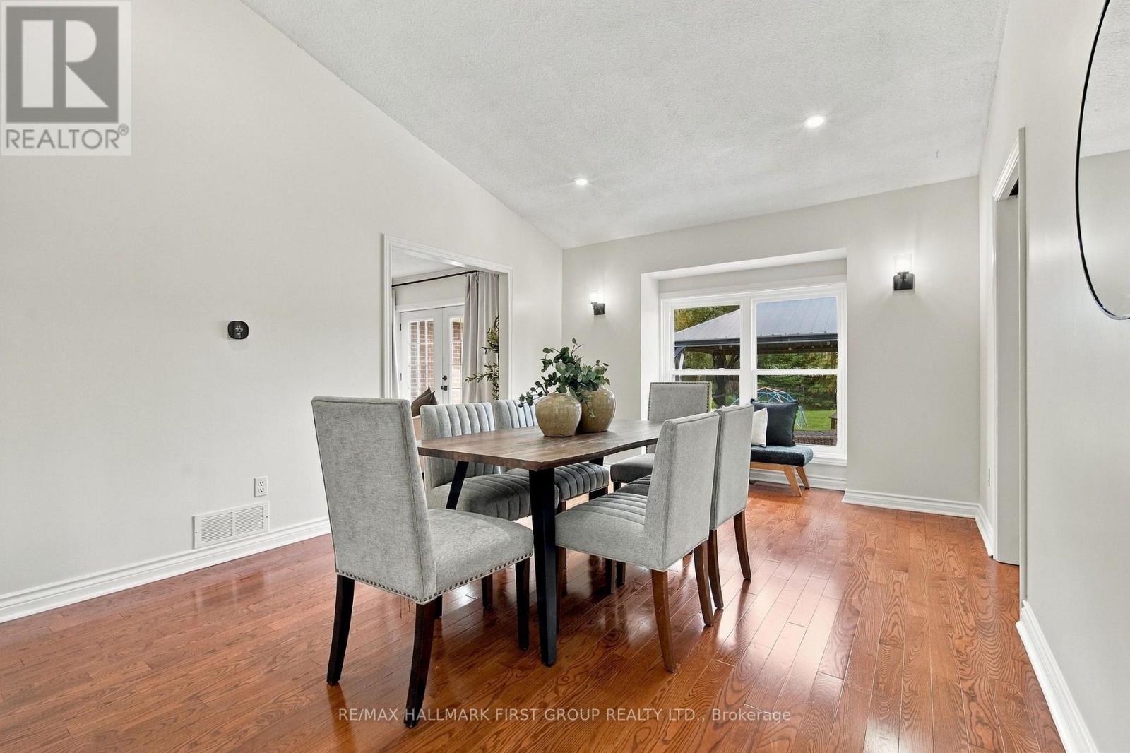 Dining Room with vaulted ceiling - 4275 Tooley Road, Clarington, ON