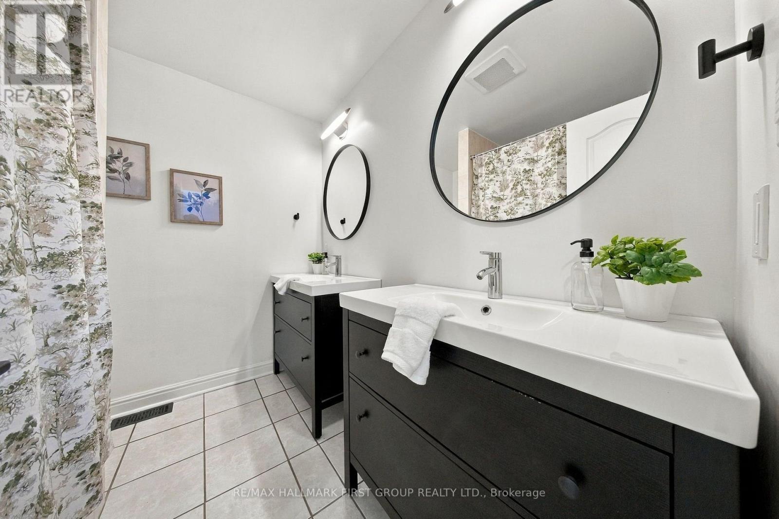 5 piece bathroom - 4275 Tooley Road, Clarington, ON