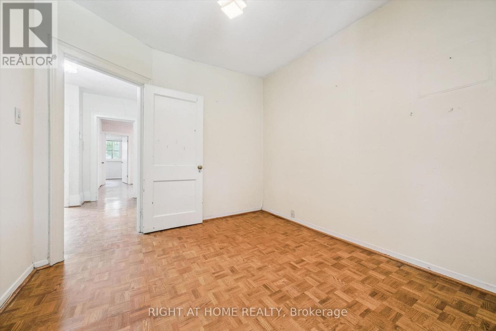 4 bedrooms - 4 Jean Street, Toronto, ON
