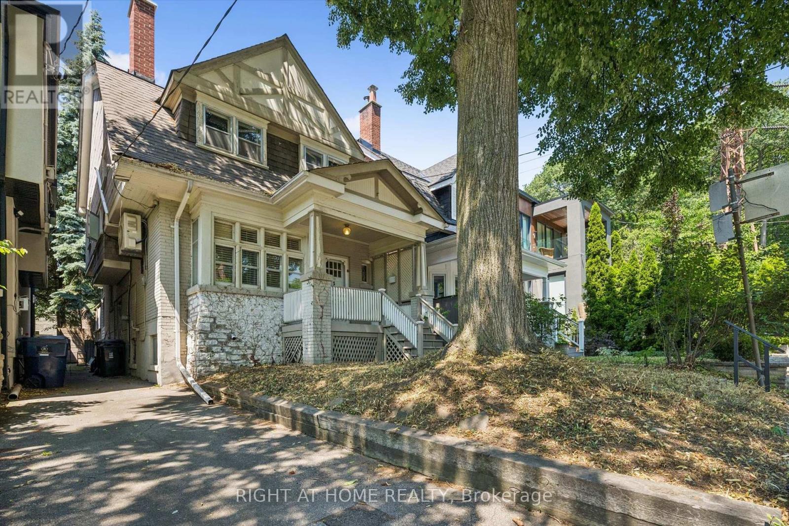 Substantial size with deep lot - 4 Jean Street, Toronto, ON