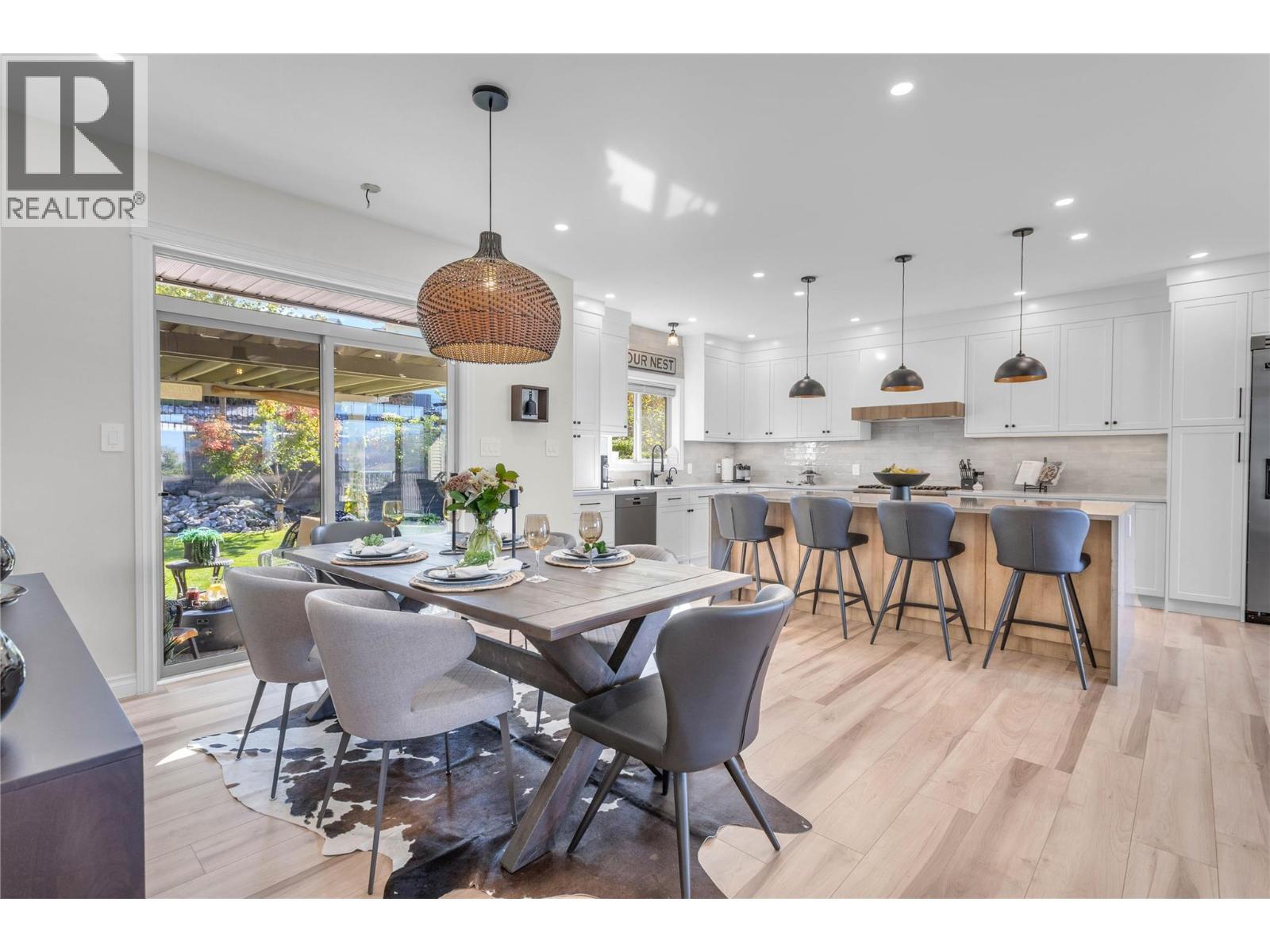 Spacious dining - room for all! - 1113 Mt Fosthall Drive, Vernon, BC
