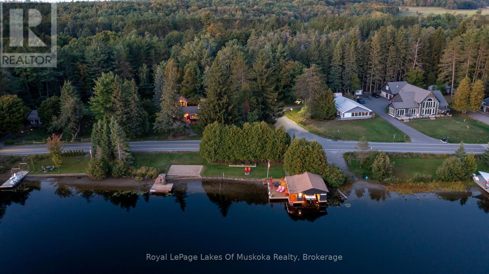 Deep water for diving! - 2 Leslie Drive W, Bracebridge (Monck (Bracebridge)), ON
