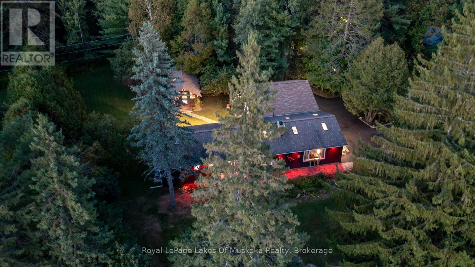 As the crow flies!! - 2 Leslie Drive W, Bracebridge (Monck (Bracebridge)), ON