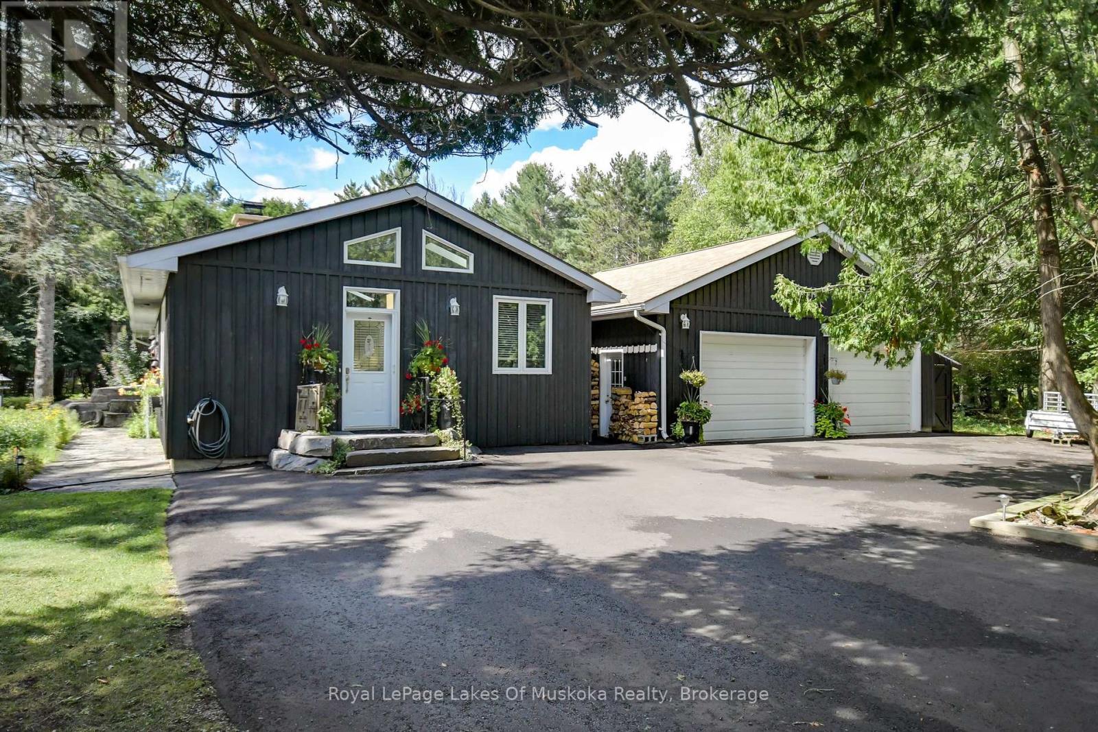 welcome.... - 2 Leslie Drive W, Bracebridge (Monck (Bracebridge)), ON
