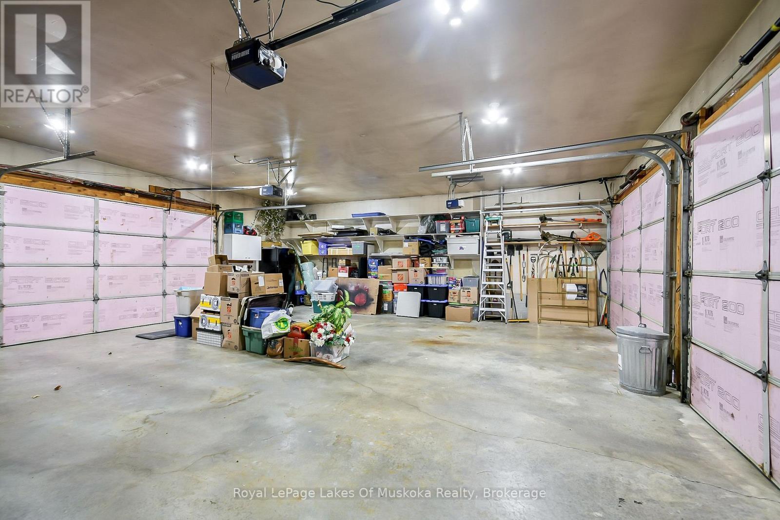 custom 30' x 32' garage - 2 Leslie Drive W, Bracebridge (Monck (Bracebridge)), ON