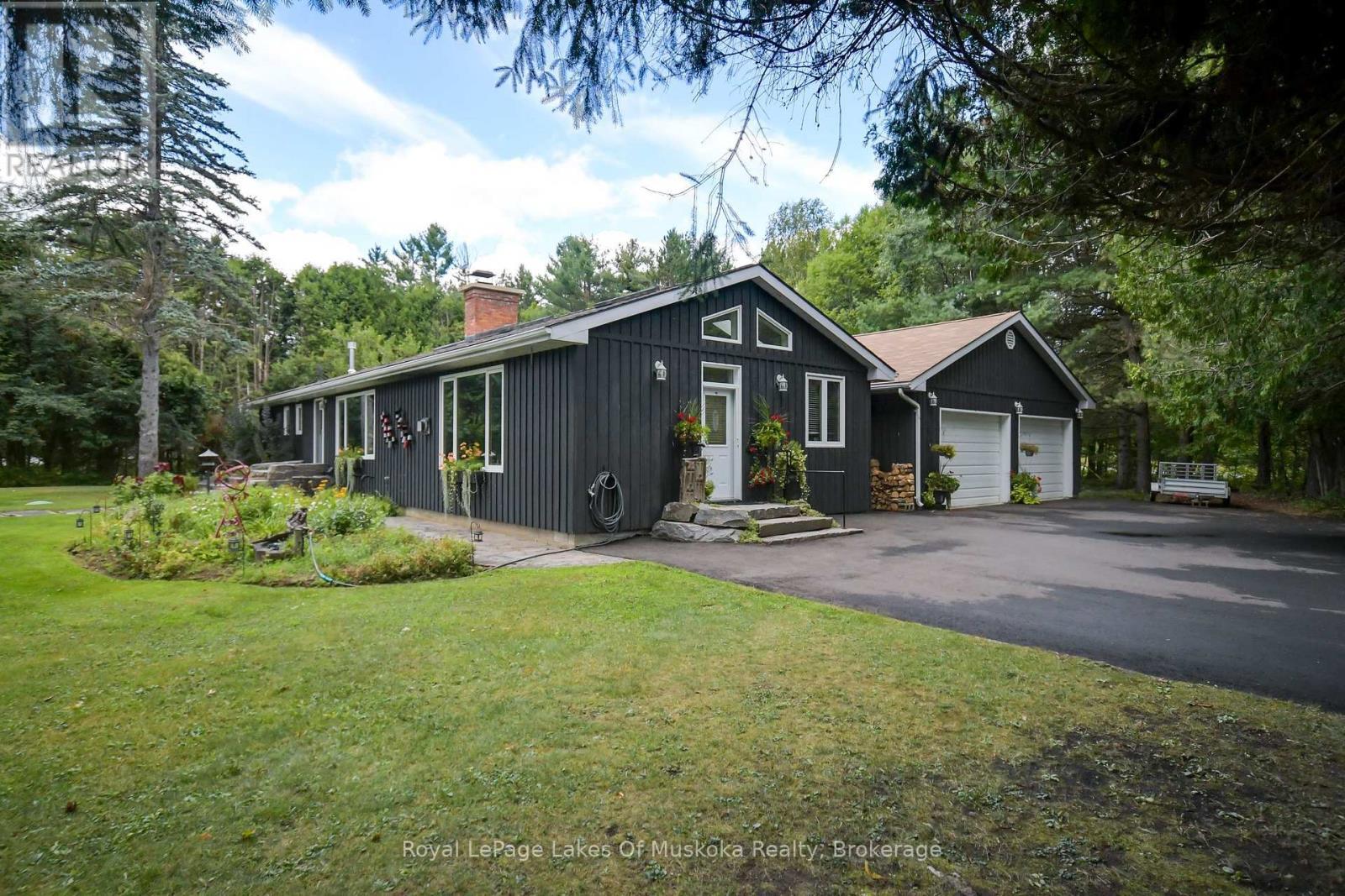 2 Leslie Drive - 2 Leslie Drive W, Bracebridge (Monck (Bracebridge)), ON