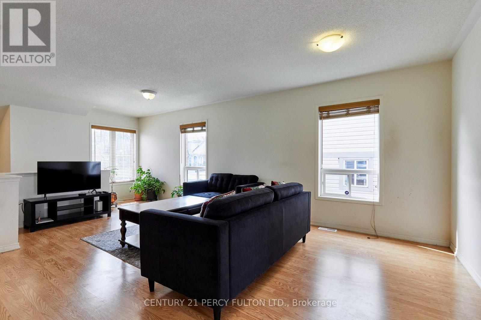 8 Knowles Street, Ajax, ON