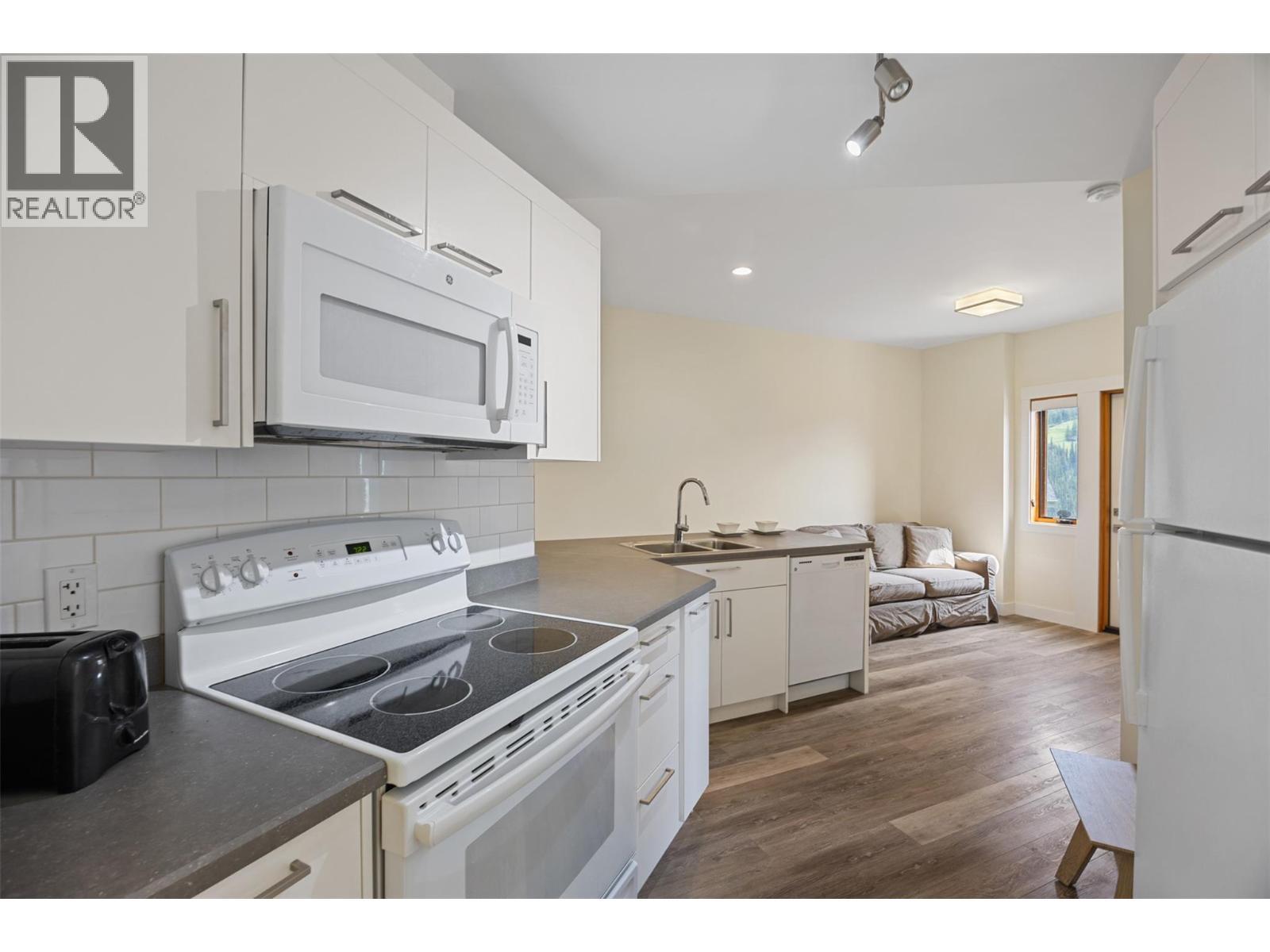 4249 Bella Vista Drive, Sun Peaks, BC