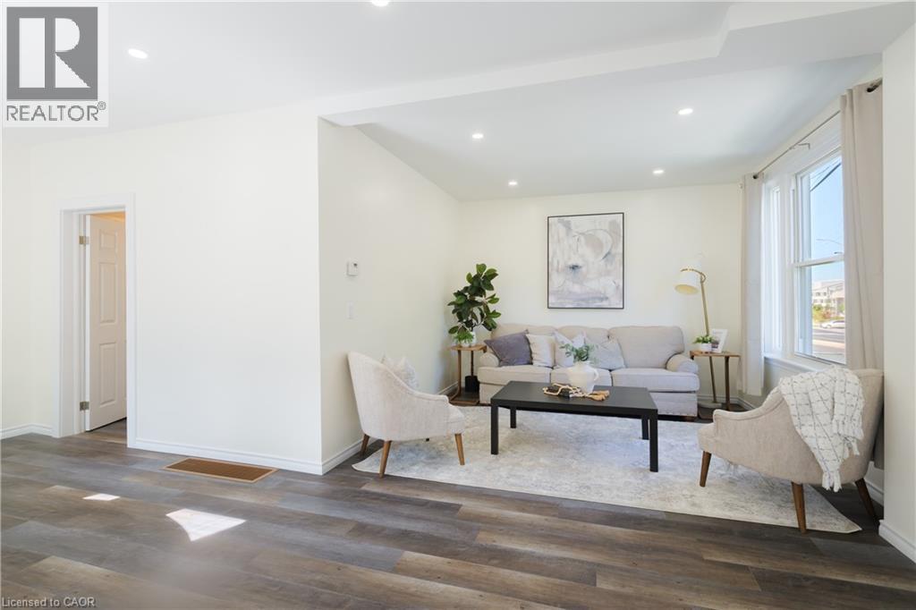 95 Fennell Avenue W, Hamilton, ON