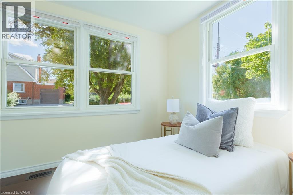 95 Fennell Avenue W, Hamilton, ON
