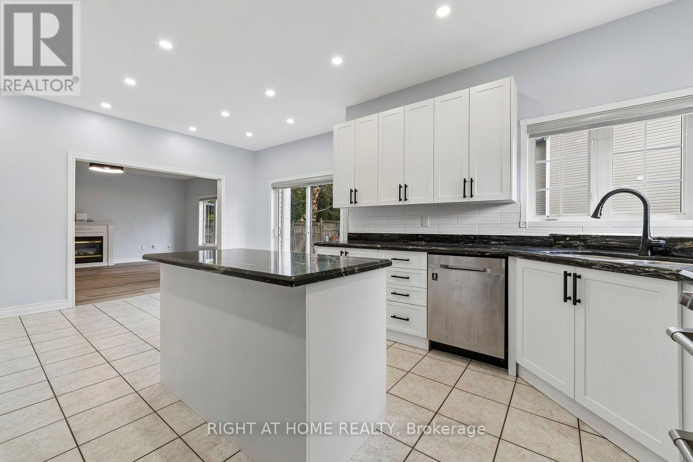 23 Croxall Boulevard, Whitby, ON
