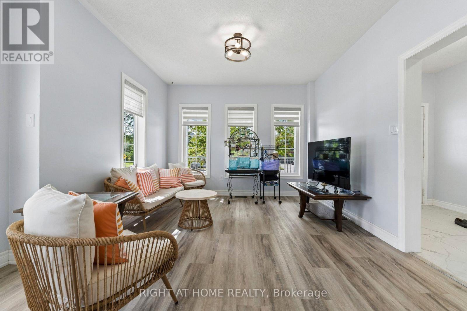 23 Croxall Boulevard, Whitby, ON