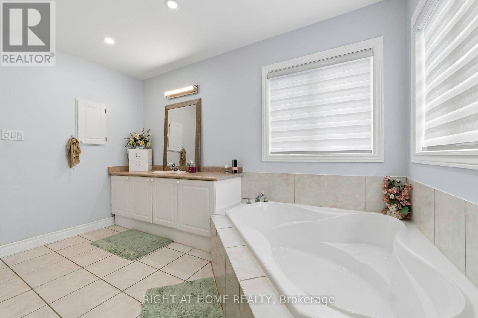 23 Croxall Boulevard, Whitby, ON