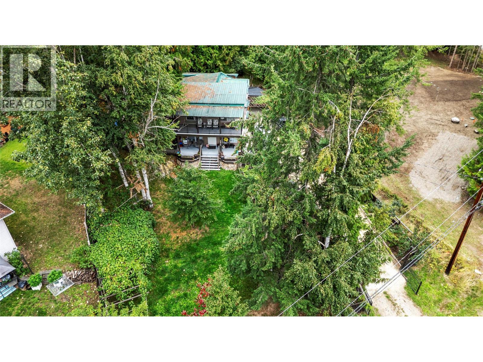 2675 Fraser Road, Anglemont, BC