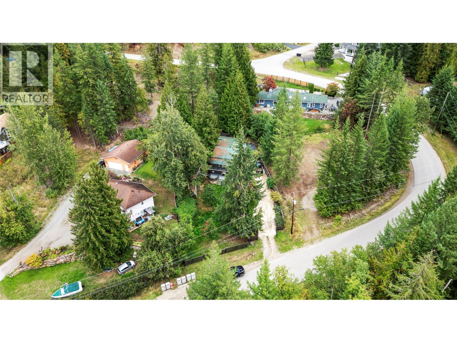 2675 Fraser Road, Anglemont, BC