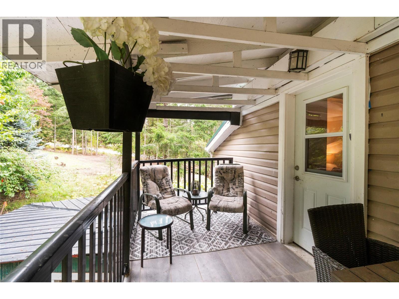 2675 Fraser Road, Anglemont, BC