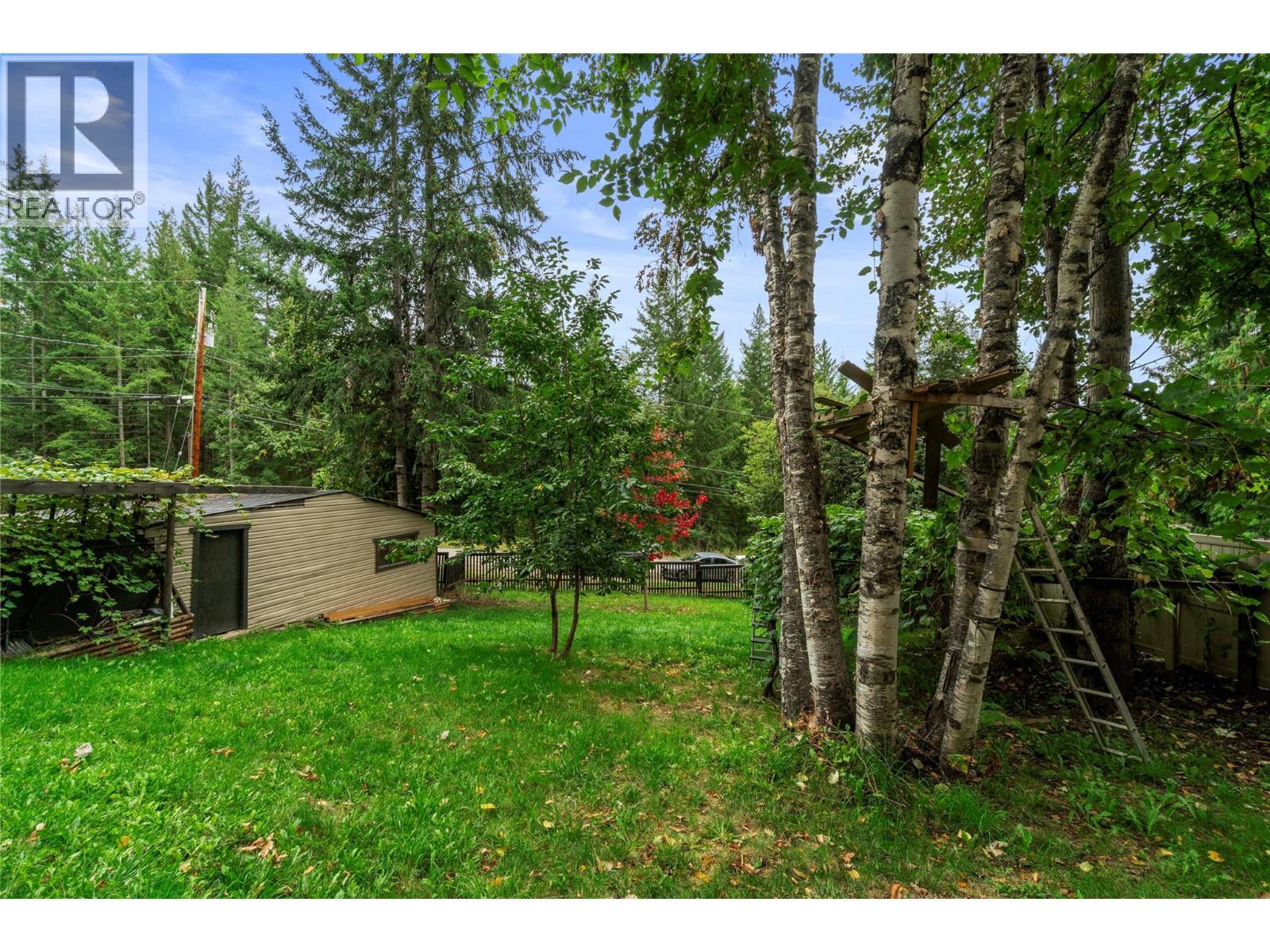 2675 Fraser Road, Anglemont, BC