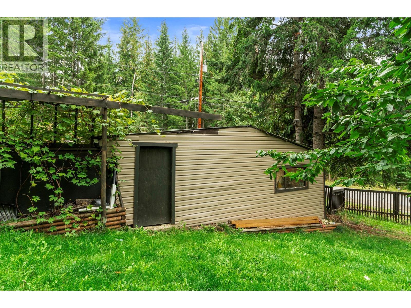 2675 Fraser Road, Anglemont, BC