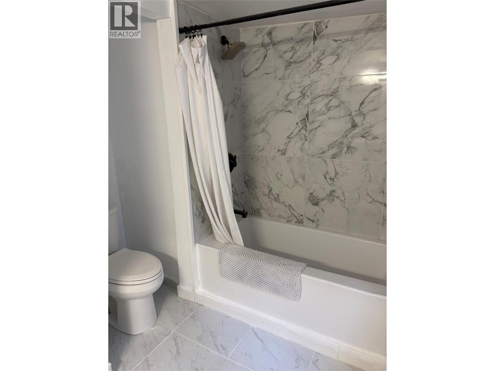 Suite Ensuite - 2675 Fraser Road, Anglemont, BC