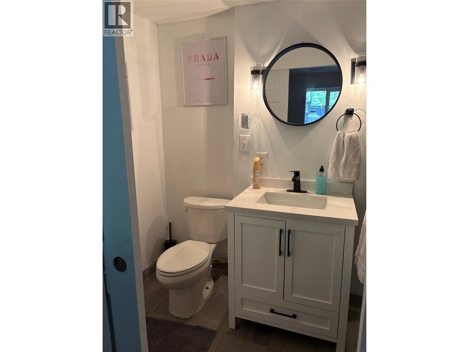 Suite Bathroom - 2675 Fraser Road, Anglemont, BC