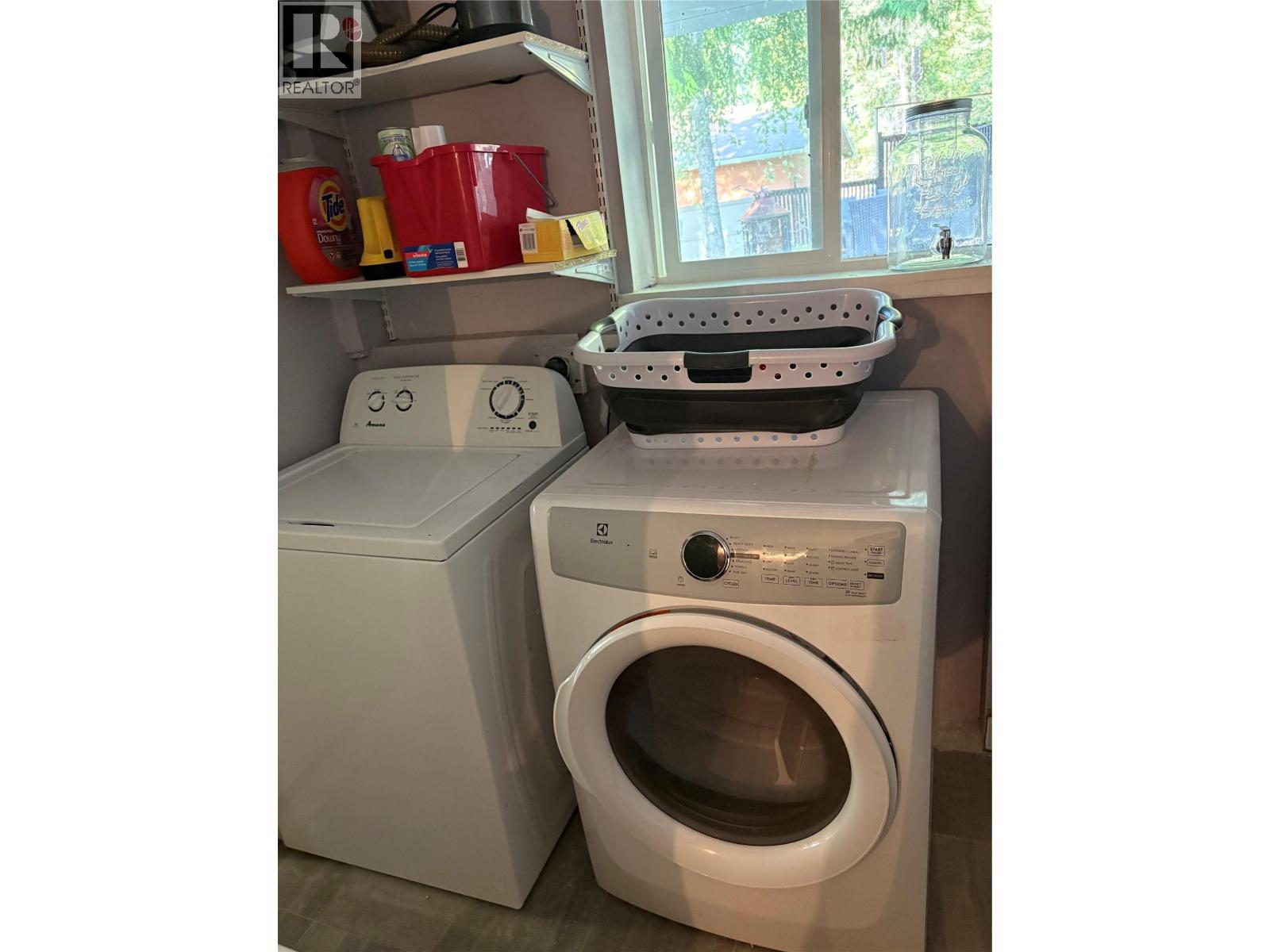 Suite Laundry - 2675 Fraser Road, Anglemont, BC