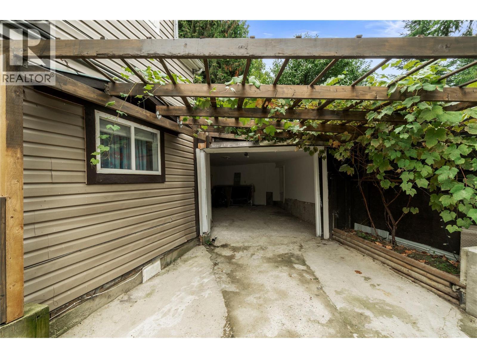 2675 Fraser Road, Anglemont, BC