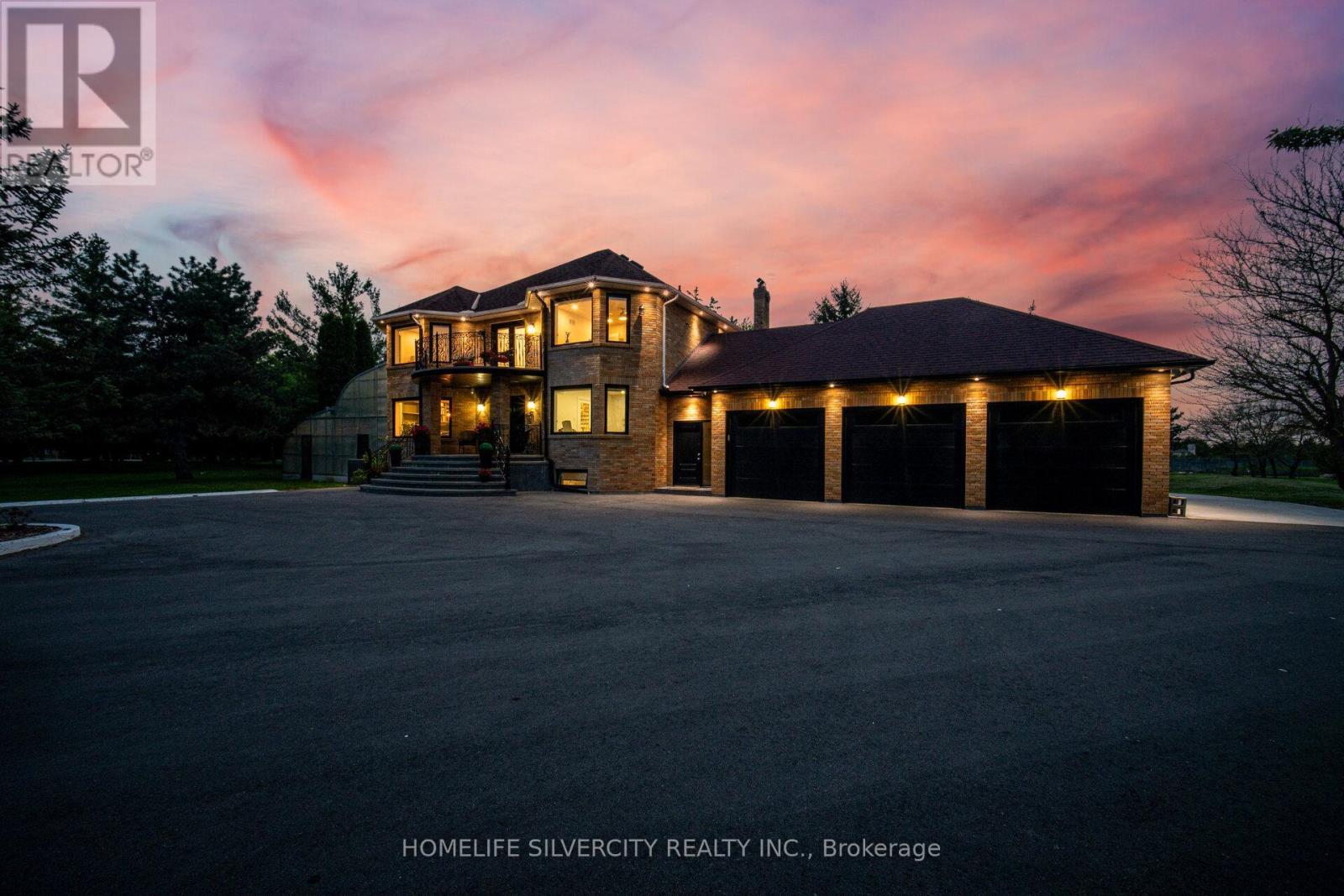 Stunning Front views - 15 Estateview Circle, Brampton, ON