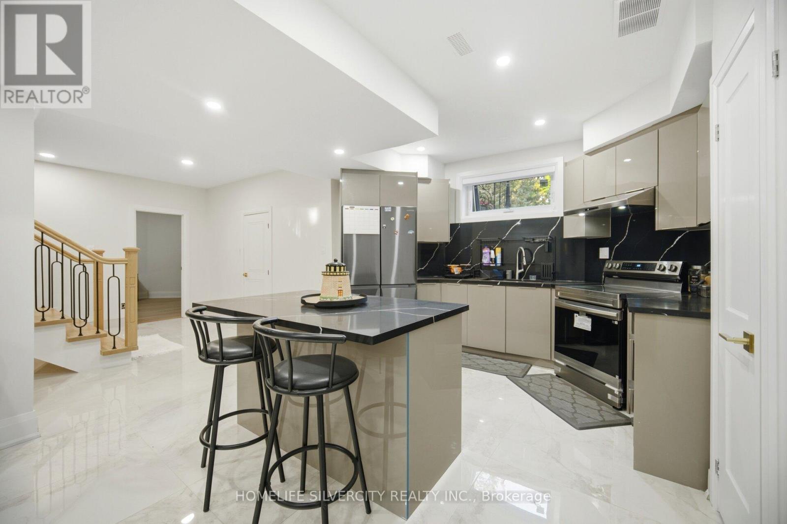 Basement kitchen - 15 Estateview Circle, Brampton, ON
