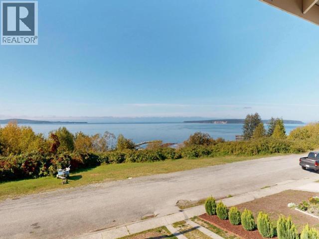 5374 Larch Ave, Powell River, BC