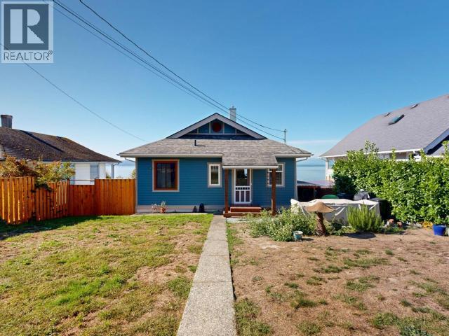 5374 Larch Ave, Powell River, BC