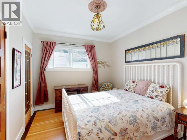 5374 Larch Ave, Powell River, BC