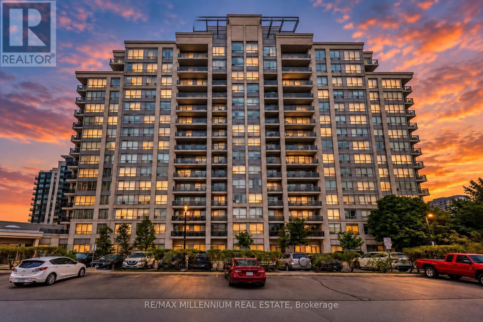 902 - 50 Disera Drive, Vaughan, ON