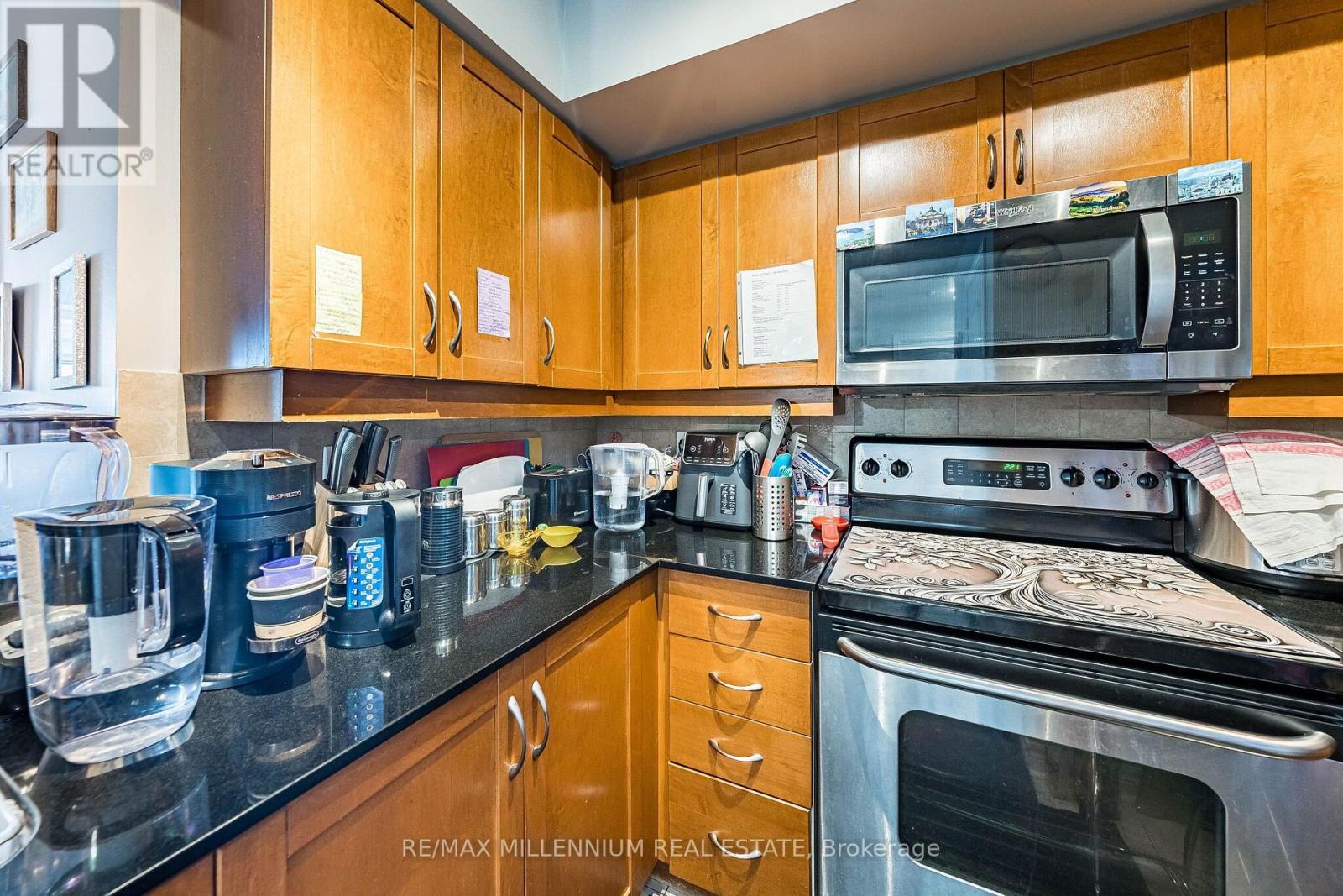 902 - 50 Disera Drive, Vaughan, ON