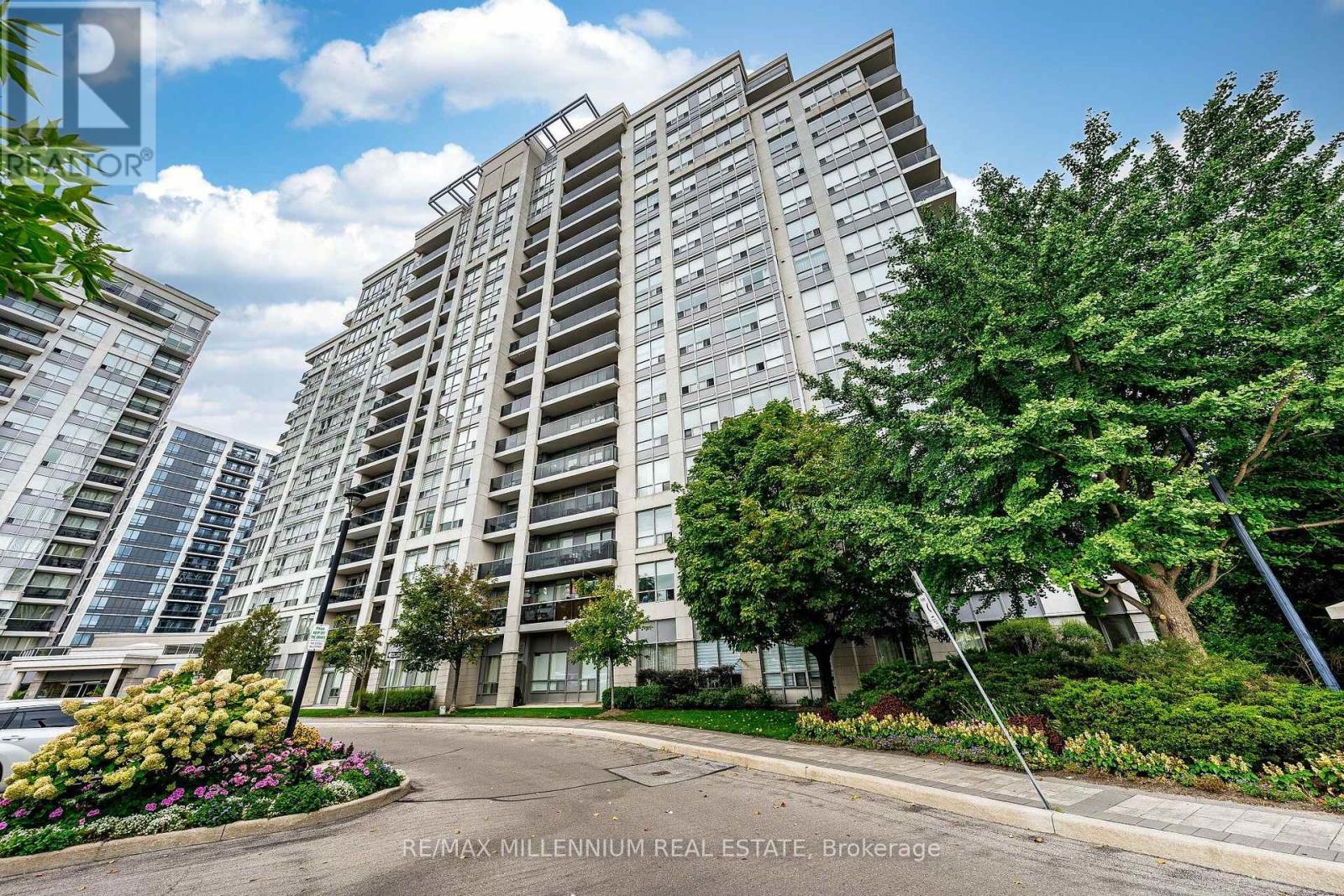 902 - 50 Disera Drive, Vaughan, ON