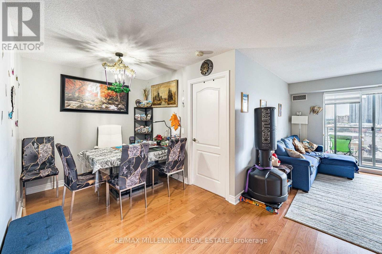 902 - 50 Disera Drive, Vaughan, ON