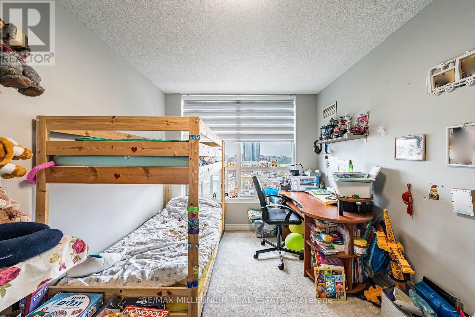 902 - 50 Disera Drive, Vaughan, ON
