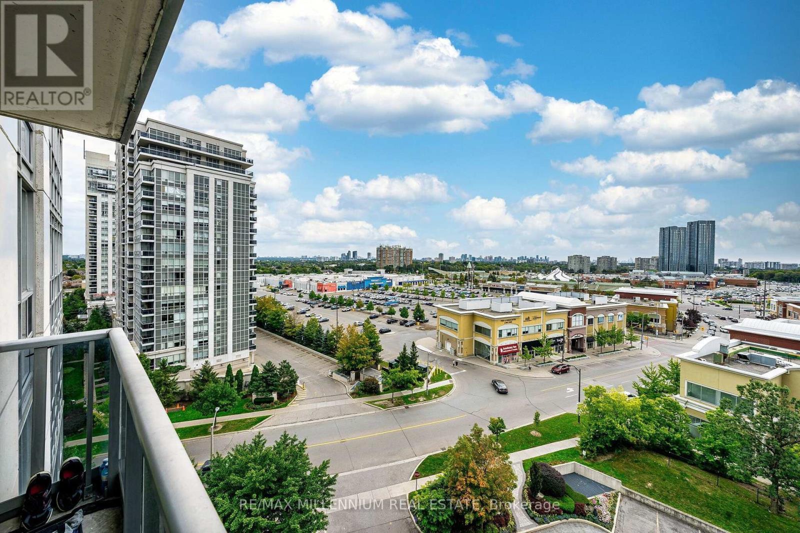 902 - 50 Disera Drive, Vaughan, ON