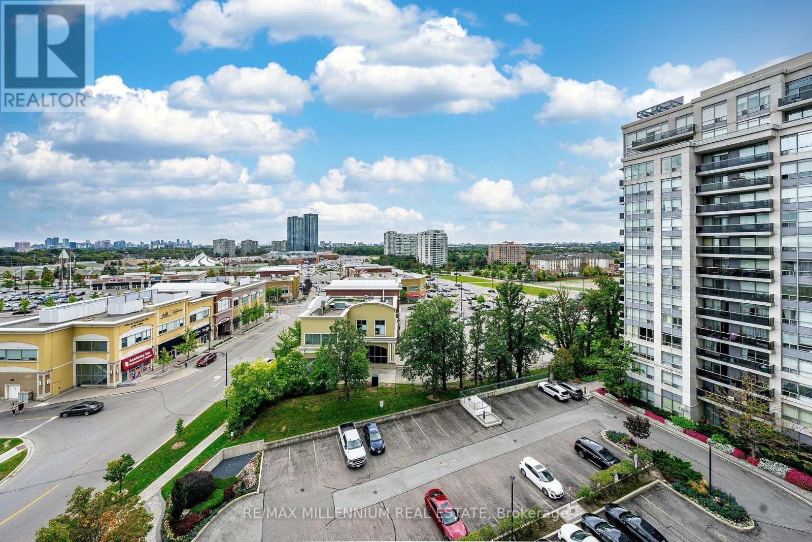 902 - 50 Disera Drive, Vaughan, ON